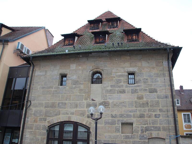 Blick auf die &bdquo;Frank-Scheune&ldquo; von der Schulstra&szlig;e aus. Auf 310 Quadratmetern ist hier &uuml;ber f&uuml;nf Stockwerke des Stadtarchiv untergebracht.Forchheim & Fr&auml;nkische Schweiz