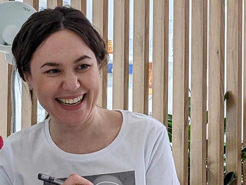 Nadine Smirnova freut sich schon auf die Halloween-Partys.Forchheim & Fränkische Schweiz Nadine Smirnova scheint nach anfänglichen Schwierigkeiten in Forchheim angekommen zu sein.