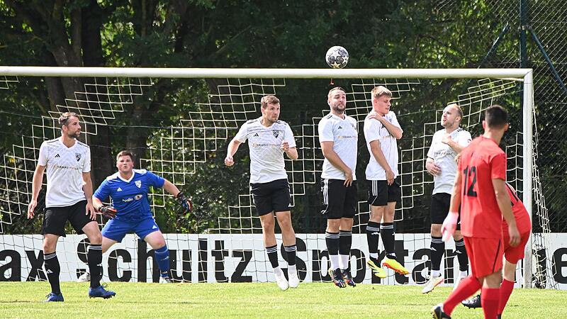 Vom TSV Sonnefeld erwartet der SV Friesen, dass er am Samstag ein starkes Abwehrbollwerk errichten wird, wie hier im Spiel gegen den TV Ebern.
