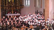 Chor und Orchester aus New Albany begeistern die Zuschauer in der Herzogenauracher Stadtpfarrkirche.