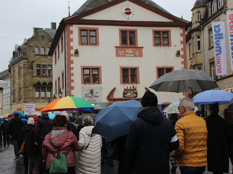 Demokratie Demo "Nie wieder ist jetzt in Bad KissingenDemokratie Demo "Nie wieder ist Jetzt" in Bad Kissingen