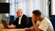 Amtsgericht Bamberg Kinderpornos auf dem Smartphone Vergewaltigung erfunden Strafverteidiger Dr. Sascha Böttner aus Hamburg und der Angeklagte