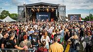 Montreal begeisterte die Fans vor der Hauptb&uuml;hne. Tausende Menschen besuchten 2024 das "Ab geht die Lutzi"-Festival in Rottershausen (Lkr. Bad Kissingen).