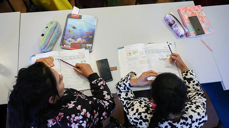 lDie Pl&auml;ne der Ampelkoalition die Mittel f&uuml;r Migrationsberatungen zu k&uuml;rzen wirkt sich auch im Landkreis Bad Kissingen aus .