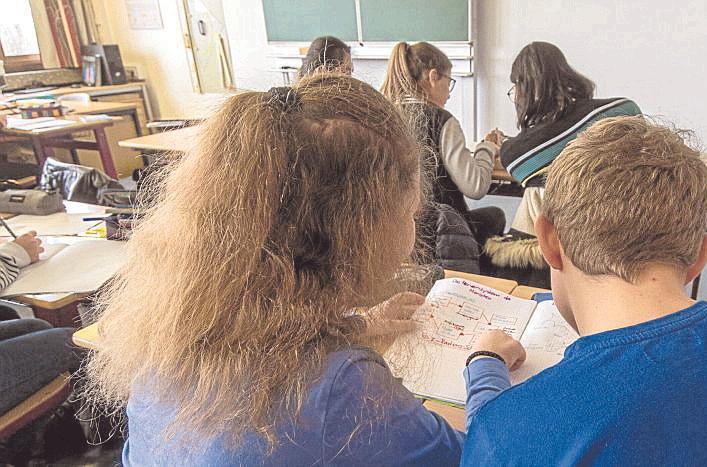 In Bayern k&ouml;nnen dieses Jahr mehr als 1000 frei werdende Lehrerstellen nicht wiederbesetzt werden.