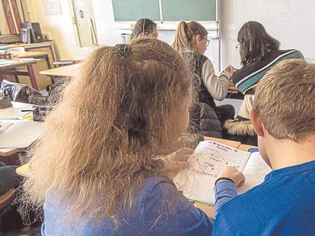 In Bayern k&ouml;nnen dieses Jahr mehr als 1000 frei werdende Lehrerstellen nicht wiederbesetzt werden.