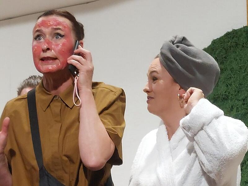 Die Kölnerin Carmen misstraut bei der Premiere in Lonnerstadt der japanischen Kamikatze.