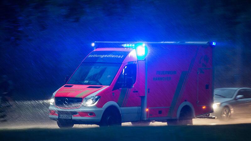 Krankenwagen unterwegs zum Unfallort