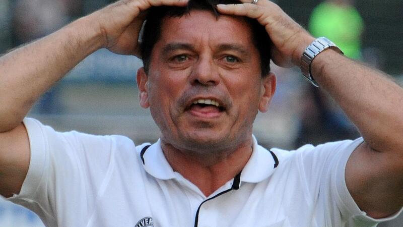 Nicht nur Ex-Trainer und Spieler Dieter Kurth könnte sich die Haare raufen, wenn er an die aktuelle Situation des VfL Frohnlach denkt! Die Talfahrt des oberfränkischen Traditionsklubs  ist  für viele unfassbar. Protagonisten  aus vergangenen Tagen erinnern sich und schwelgen für uns in Erinnerungen.