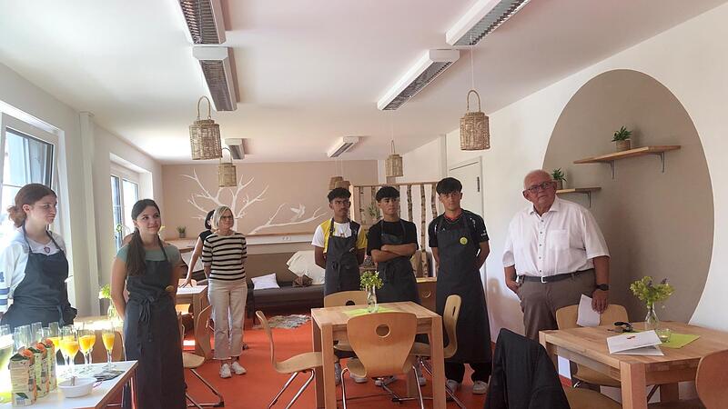 Das neue Sch&uuml;lercaf&eacute; und Bistro &bdquo;D&uuml;rers&ldquo; ist k&uuml;rzlich offiziell er&ouml;ffnet worden.