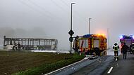 Vollbrand eines Busses - Mehr als 30 Menschen evakuiert