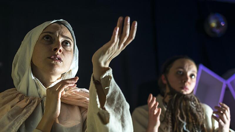 Maria und Joseph auf der B&uuml;hne im Palais Schrottenberg