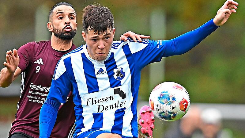 Am Sonntag um 15 Uhr kommt es zum Bezirksliga-Derby zwischen Oesdorf (in Rot) und Zeckern. Sportfoto ZinkForchheim & Fr&auml;nkische Schweiz