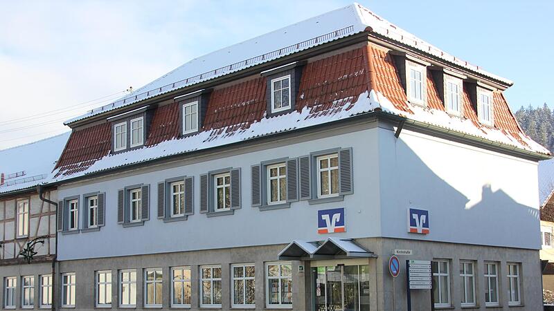 Auch die Steinwiesener Filiale der VR Bank Oberfranken Mitte wird 2023 geschlossen. Auch die Steinwiesener Filiale der VR Bank Oberfranken Mitte wird 2023 geschlossen.
