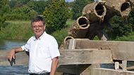 Ralf Schwab an einem seiner Lieblingsplätze: die Wasserräder in Möhrendorf.