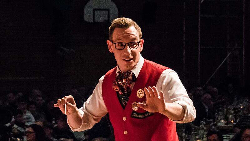 Tim Eller dirigierte beim Weihnachtskonzert in der Franz-Goebel-Halle nicht nur das Jugendorchester, sondern erstmals auch den Musikverein.