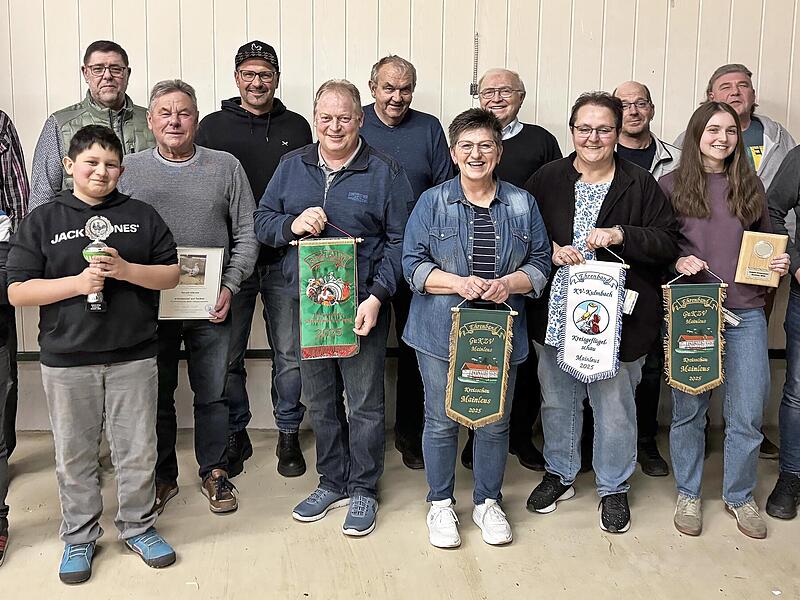 Die Preistr&auml;ger auf der Kreisversammlung.