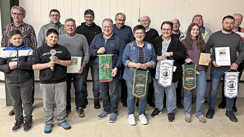 Die Preistr&auml;ger auf der Kreisversammlung.