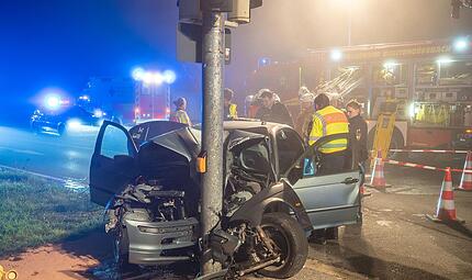 Verfolgungsjagd im Kreis Bamberg: Auto kracht gegen Ampel