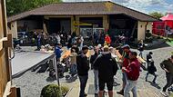 Die Holler-Ranch in Lonnerstadt: Landwirtschaftsschau mit einer großen Kuchentheke für einen guten Zweck. Die Holler-Ranch in Lonnerstadt: Landwirtschaftsschau mit einer großen Kuchentheke für einen guten Zweck.