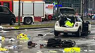 Auto in München in Menschengruppe gefahren Auto in München in Menschengruppe gefahren