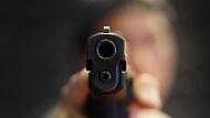 Ein bewaffneter Mann hat in Seukendorf eine Tankstelle überfallen.