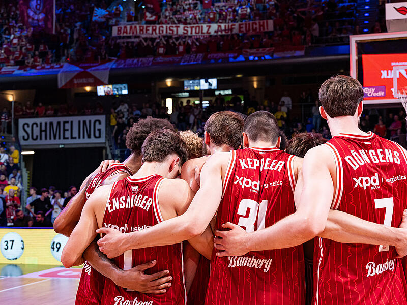 "Bamberg ist stolz auf euch": So verabschiedeten die Bamberger Fans ihr Team aus der Saison. "Bamberg ist stolz auf euch": So verabschiedeten die Bamberger Fans ihr Team aus der Saison.