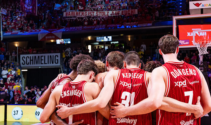 "Bamberg ist stolz auf euch": So verabschiedeten die Bamberger Fans ihr Team aus der Saison.