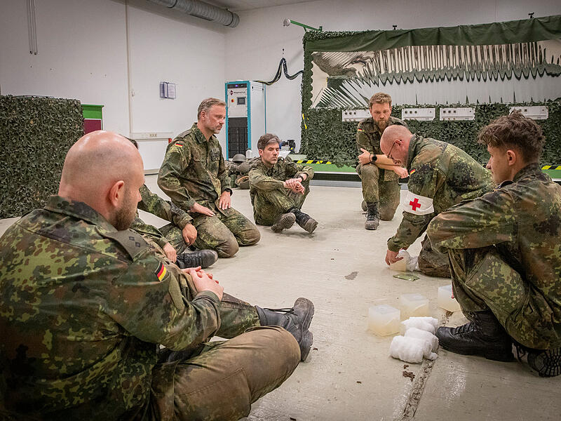 2025-07-16_InfoDVAG_StationenZivile F&uuml;hrungskr&auml;fte bei der Bundeswehr in Hammelburg