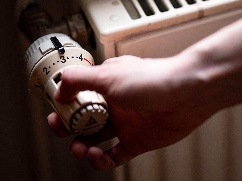 Heizk&ouml;rper und Heizthermostat