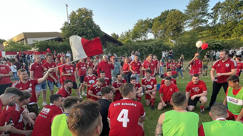 Mit einem 5:1-Sieg &uuml;ber den VfR Sulzthal steigt die DJK Schondra &uuml;ber die Relegation in die Kreisliga Rh&ouml;n auf.