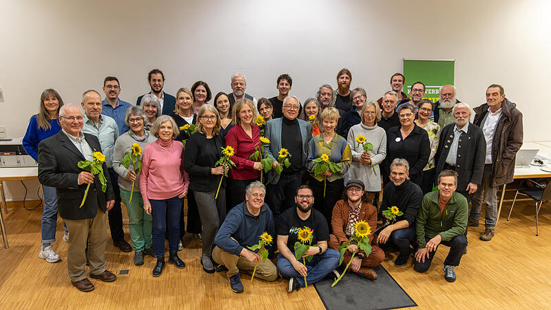 Kommunalwahl 2026: Nach der erfolgten Nominierung der Stadtratsliste stellten sich die Coburger Grünen für dieses Foto zusammen.