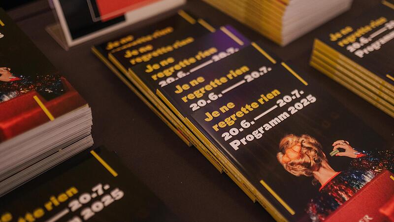 Der Kissinger Sommer trägt 2025 das Moto „Je ne regrette rien“. Der Kissinger Sommer trägt 2025 das Moto „Je ne regrette rien“.