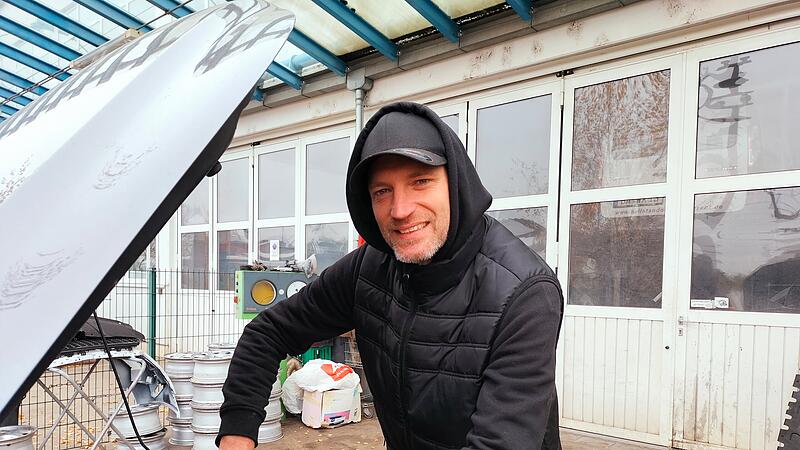 Auto Ritter, hier Inhaber Bastian Ritter, wird Bamberg mit Gebrauchtwaren-Handel und Werkstatt verlassen.