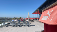 Puma Kantine Herzogenaurach Die Betriebskantine Kantine bei Puma befindet sich im obersten Stockwerk des Hauptgebäudes. An den Innenbereich schließt sich die weiträumige Terrasse mit Ausblick über Herzogenaurach und Umgebung an.