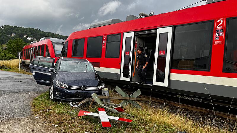 Der Unfall ereignete sich am Donnerstag bei Weißenohe an einem Bahnübergang.