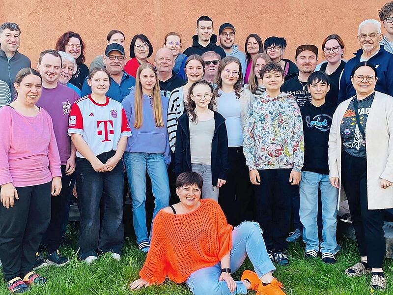 Die Musikerinnen und Musiker der Blaskapelle Kirchaich mit ihrer Dirigentin Kristina Renner beim Probewochenende.