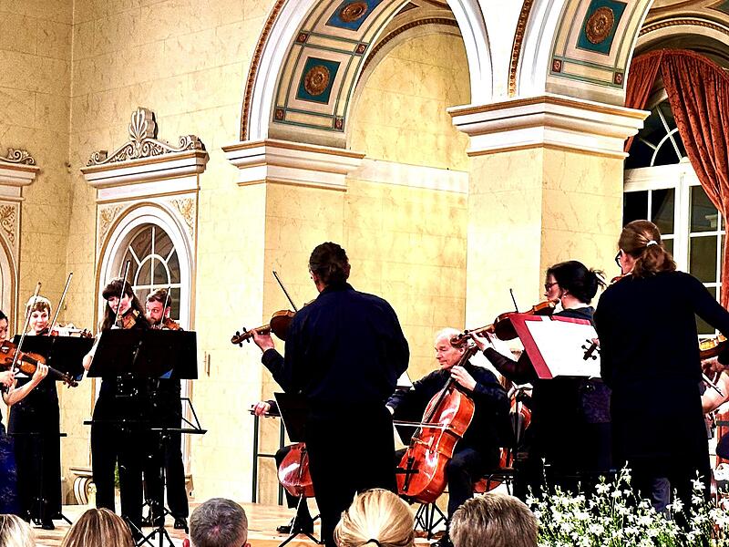 Tianwa Yang und das Bayerische Kammerorchester im K&ouml;nig Ludwig I. Saal Bad                  Br&uuml;ckenau.