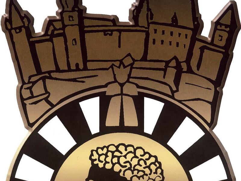 Bei unserer Spuren- beziehungsweise Veste-Suche sind wir auch noch auf diese Logo-Version von Round Table 151 Coburg gesto&szlig;en.