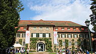 Außenansicht der ehemals fürstbischöflichen Kurresidenz in der Oberen Saline