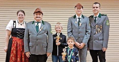 Bruder Tuck Heike Kohlhepp, Robin Hood Erwin Hahn, Bruder Tuck Fabian J&uuml;rgen, Little John Finn Kippes, Jugend-Robin Hood Maximilian F&uuml;rst, 1. Sportleiter Marco Leitschuh.