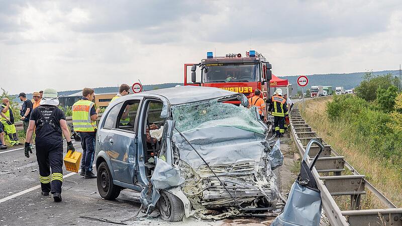 Strullendorf: Autofahrer stirbt bei Unfall auf der B505