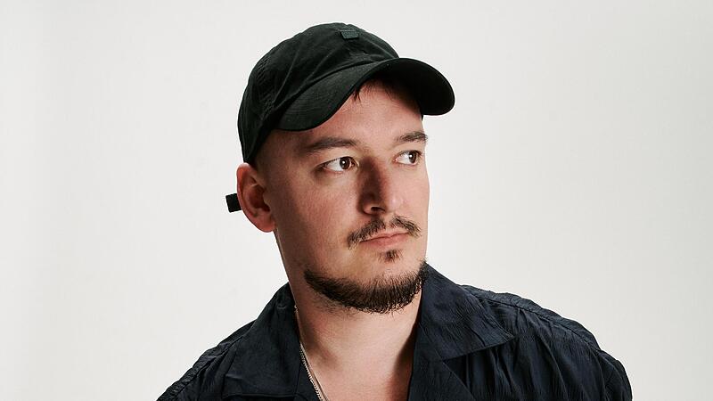 Mit seinem Album „Liebe in Gefahr“ landete der Rapper Montez im Jahr 2023 erstmals auf Platz 1 der deutschen Charts.