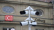 Die Kameras sind installiert: Der Bereich rund um den Coburger Bahnhof kann jetzt video&uuml;berwacht werden.