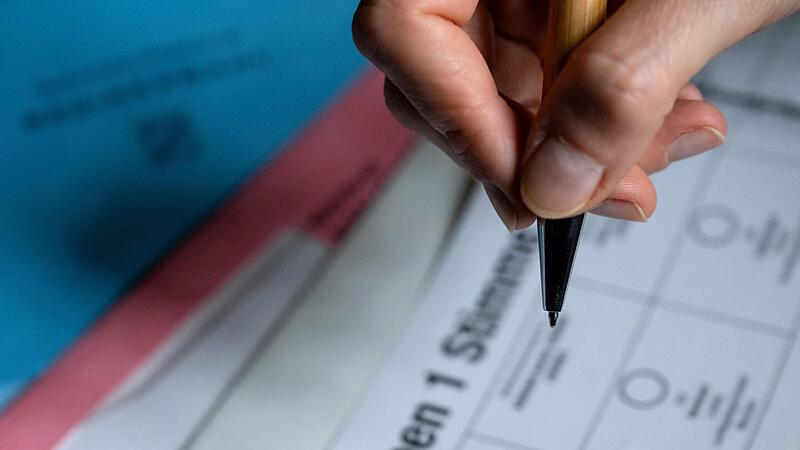 Am 8. Oktober ist die Landtagswahl. Wahlplakate finden sich im LAndkreis Ha&szlig;berge &uuml;berall &ndash; doch was sagen sie eigentlich aus?