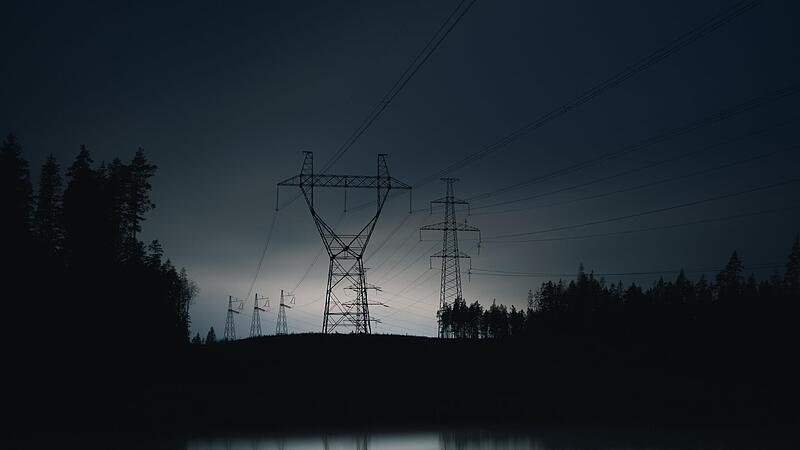 Der Mastenwald steht schwarz und schweiget: Was wäre, wenn… im Falle eines großen Blackouts? Der Mastenwald steht schwarz und schweiget: Was wäre, wenn… im Falle eines großen Blackouts?