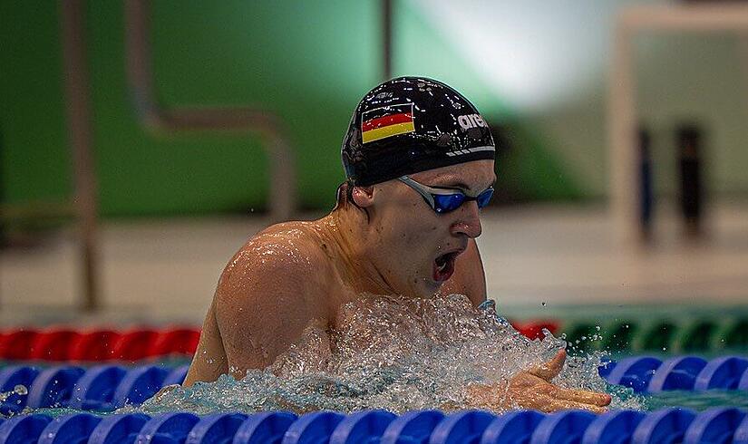 Der sehbehinderte Harsdorfer Schwimmer Kimi Br&uuml;ckner wurde in Berlin vierfacher Deutscher Meister.