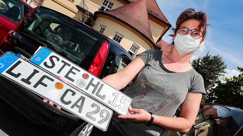 Tausche LIF gegen STE - es gibt Besitzer, die ihr Fahrzeug mit dem Kennzeichen des Altlandkreises Staffelstein versehen. Foto: Matthias Hoch Tausche LIF gegen STE - es gibt Besitzer, die ihr Fahrzeug mit dem Kennzeichen des Altlandkreises Staffelstein versehen. Foto: Matthias Hoch