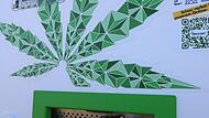 CBD-Öle, Hanfsnacks und Räucherwaren gibt es an den CBD-Automaten.