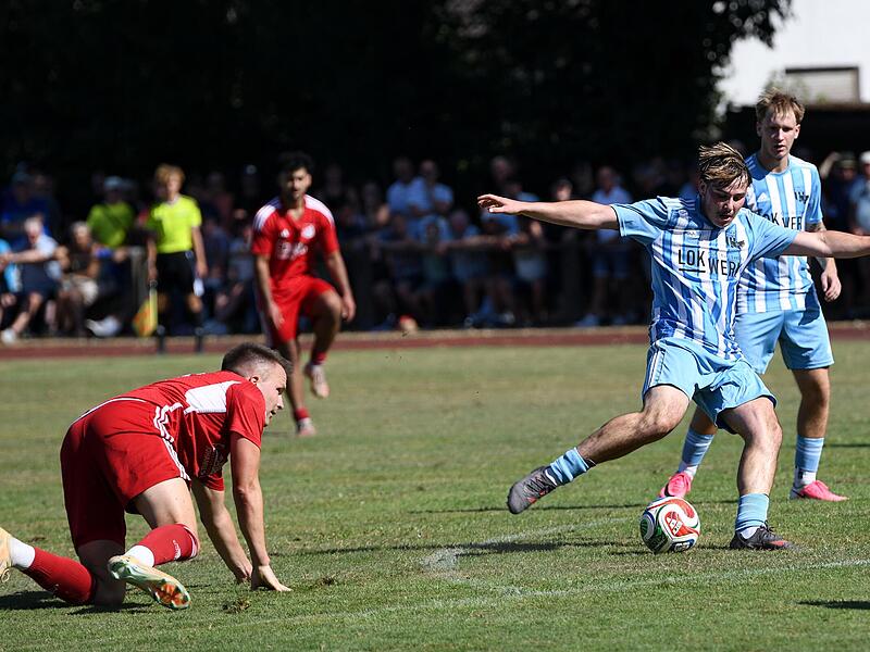 Dampfach am Boden: Mit bisher vier Punkten aus vier spielen rangiert der Landesliga-Absteiger auf Platz. Das Bild zeigt die Partie gegen Tabellen-Kellerkind Knetzgau, die im Remis endete. Ryan Evans Dampfach am Boden: Mit bisher vier Punkten aus vier spielen rangiert der Landesliga-Absteiger auf Platz. Das Bild zeigt die Partie gegen Tabellen-Kellerkind Knetzgau, die im Remis endete. Ryan Evans